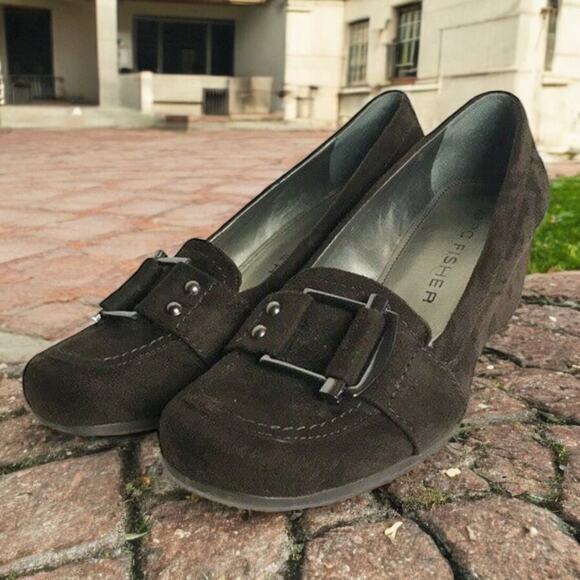 Marc Fisher Women's 7M Brown Faux Suede Leather Low Wedge Heel Shoes With Buckle - Picture 1 of 11